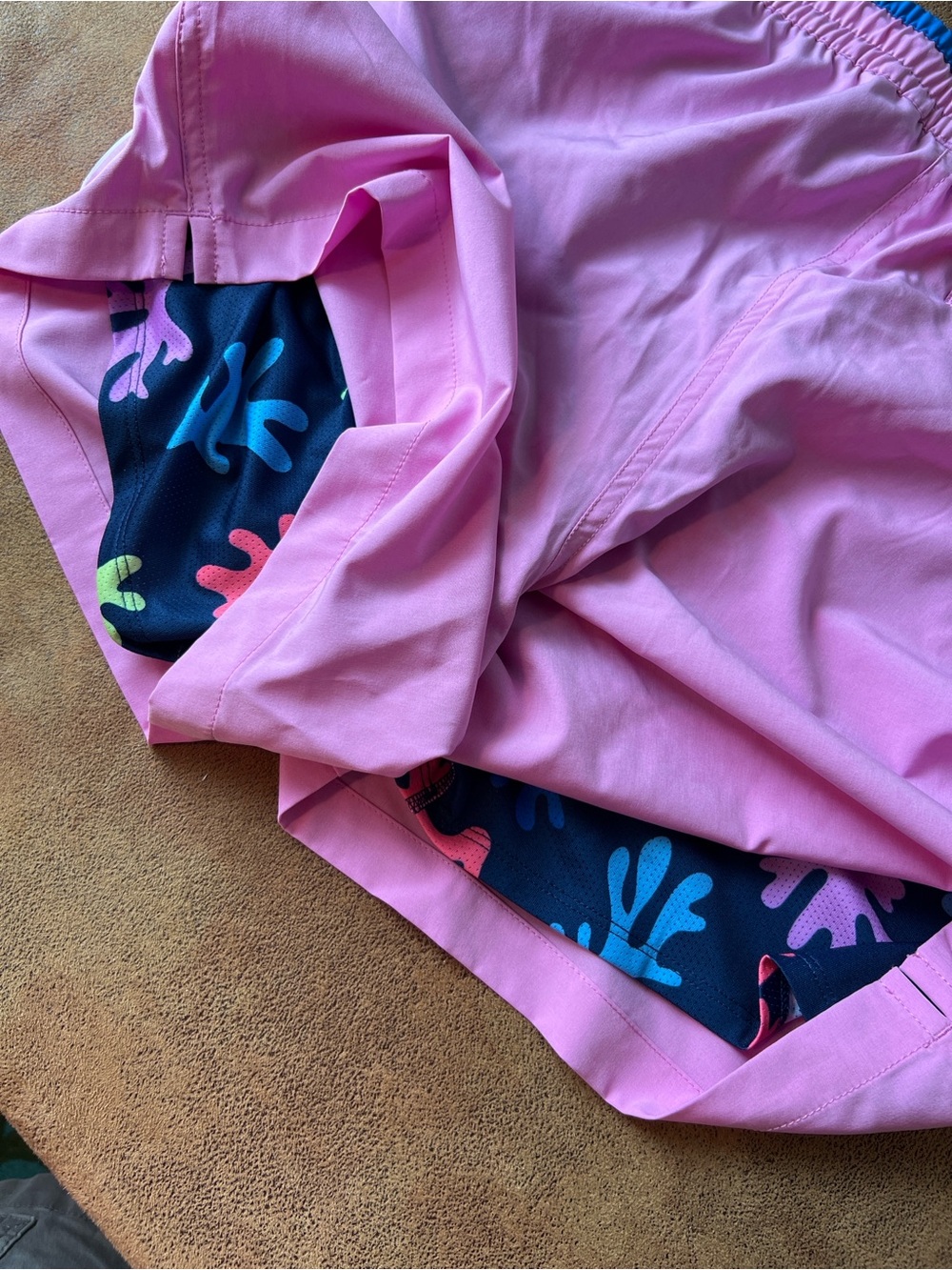 chubbies Pink Swim Trunks with Blue Waist Trim XL - Picture 7 of 10